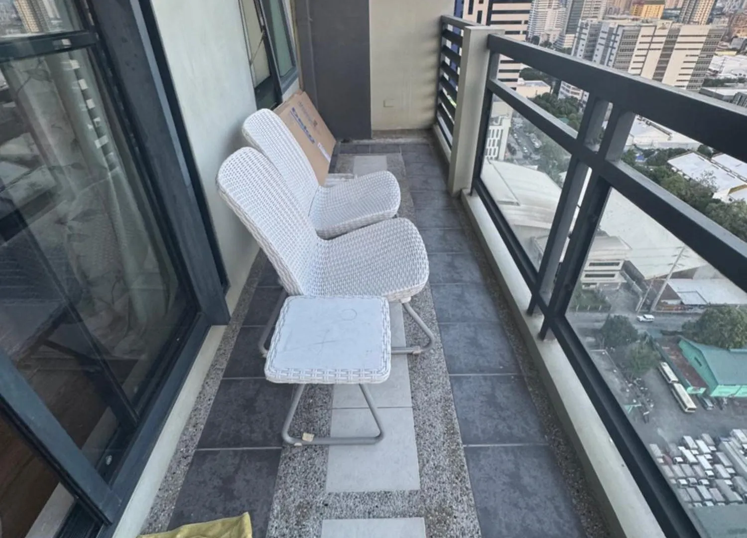 Flair Tower 1 Bedroom Petfriendly Near Mrt Boni Dmci Manila Apartment
