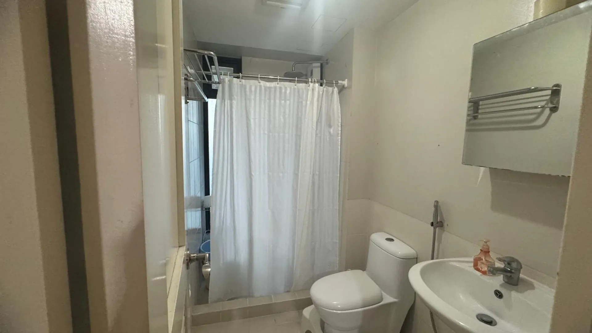 Apartment Flair Tower 1 Bedroom Petfriendly Near Mrt Boni Dmci Manila Philippines